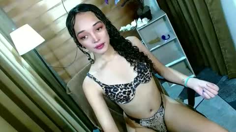 BBY CURLYHANNA online show from 04-29-26, 03:05