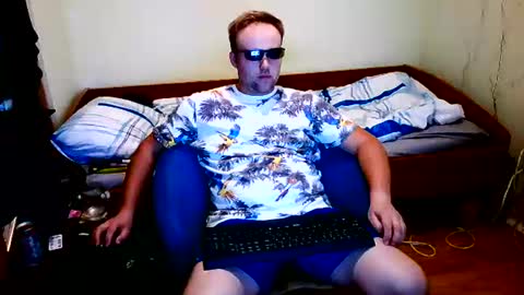 cute69696969 online show from 06-18-26, 11:09