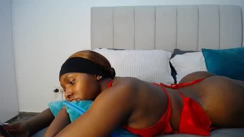 Liya online show from 10-23-25, 03:44