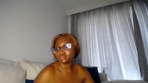 Liya online show from 04-13-26, 06:08