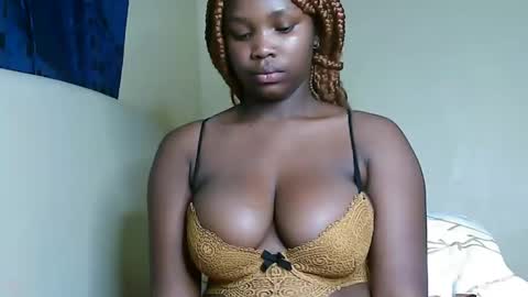 Snapshot of cute_beb2 chatting on 02-10-25, 10:53 V EE online show from 02-10-25, 10:53