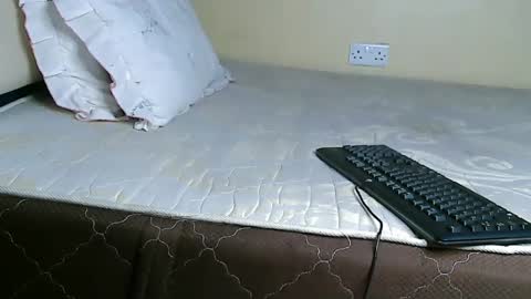 Snapshot of cute_beb2 chatting on 03-07-25, 06:46 V EE online show from 03-07-25, 06:46