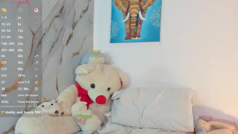 Snapshot of cute_dani1 chatting on 10-28-25, 09:39 online show from 10-28-25, 09:39