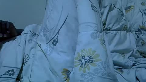 Snapshot of cute_ellinah chatting on 11-05-25, 07:41 lynn online show from 11-05-25, 07:41