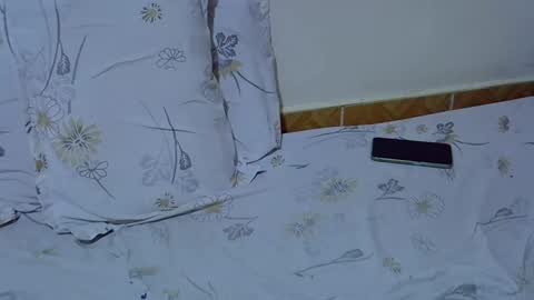 Snapshot of cute_ellinah chatting on 11-15-25, 08:00 lynn online show from 11-15-25, 08:00