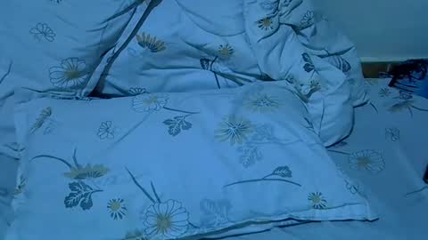 Snapshot of cute_ellinah chatting on 11-17-25, 03:12 lynn online show from 11-17-25, 03:12