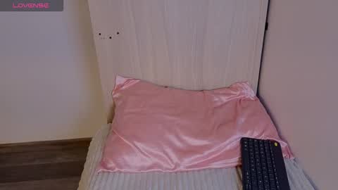 Emma online show from 12-15-25, 01:48