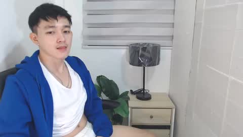 Snapshot of cute_enzo24 chatting on 12-14-24, 07:51 cute_enzo24 online show from 12-14-24, 07:51