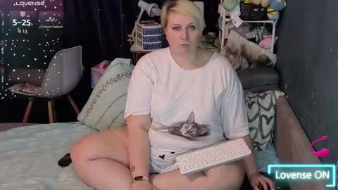 Snapshot of cute_hanna_bbw chatting on 03-14-26, 06:57 Hanna online show from 03-14-26, 06:57