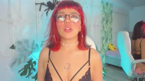 Snapshot of cute_hollywood chatting on 10-13-25, 08:42 Sofa online show from 10-13-25, 08:42