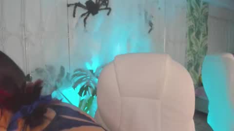 Snapshot of cute_hollywood chatting on 10-14-25, 08:53 Sofa online show from 10-14-25, 08:53