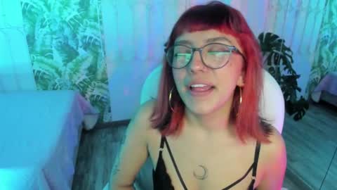 Snapshot of cute_hollywood chatting on 11-07-25, 09:15 Sofa online show from 11-07-25, 09:15