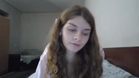 Snapshot of cute_kitte chatting on 12-21-24, 09:15 cute_kitte online show from 12-21-24, 09:15