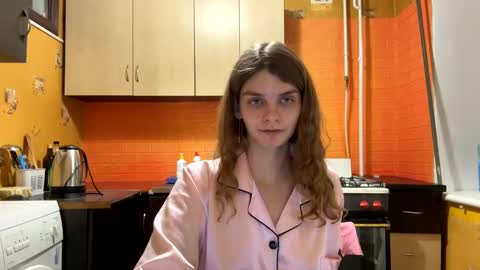 Snapshot of cute_kitte chatting on 12-27-24, 12:18 cute_kitte online show from 12-27-24, 12:18