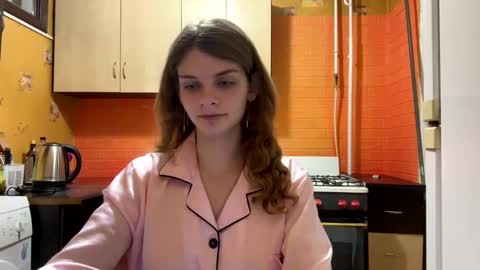Snapshot of cute_kitte chatting on 01-06-25, 10:05 cute_kitte online show from 01-06-25, 10:05