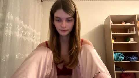Snapshot of cute_kitte chatting on 02-10-25, 06:03 cute_kitte online show from 02-10-25, 06:03