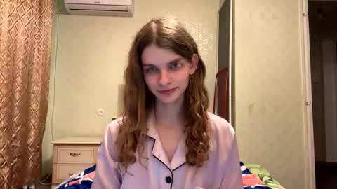 Snapshot of cute_kitte chatting on 09-28-25, 04:23 cute_kitte online show from 09-28-25, 04:23