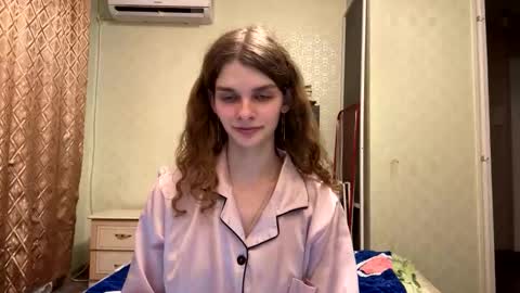 Snapshot of cute_kitte chatting on 09-30-25, 06:35 cute_kitte online show from 09-30-25, 06:35