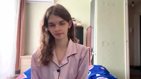 Snapshot of cute_kitte chatting on 10-04-25, 07:17 cute_kitte online show from 10-04-25, 07:17
