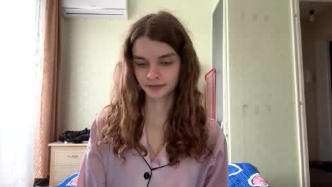 Snapshot of cute_kitte chatting on 10-08-25, 06:22 cute_kitte online show from 10-08-25, 06:22