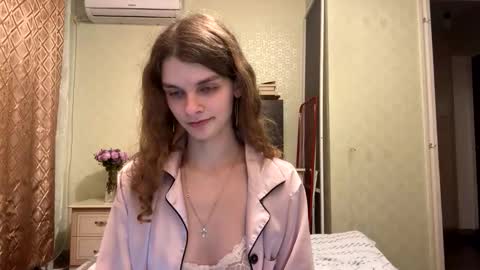 Snapshot of cute_kitte chatting on 10-11-25, 07:01 cute_kitte online show from 10-11-25, 07:01