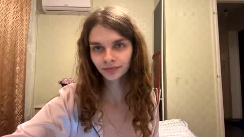 Snapshot of cute_kitte chatting on 10-14-25, 10:10 cute_kitte online show from 10-14-25, 10:10