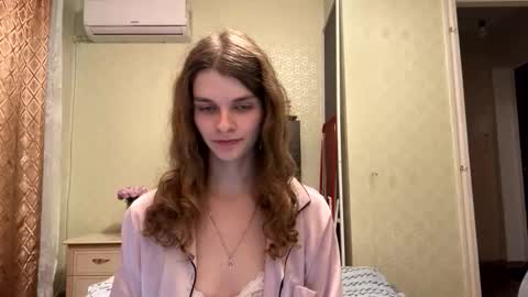 Snapshot of cute_kitte chatting on 10-17-25, 07:16 cute_kitte online show from 10-17-25, 07:16