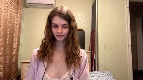 Snapshot of cute_kitte chatting on 10-18-25, 05:03 cute_kitte online show from 10-18-25, 05:03