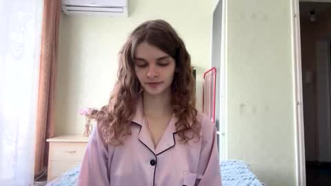 Snapshot of cute_kitte chatting on 10-23-25, 10:14 cute_kitte online show from 10-23-25, 10:14