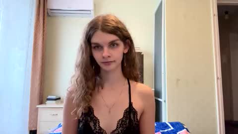 Snapshot of cute_kitte chatting on 11-06-25, 12:06 cute_kitte online show from 11-06-25, 12:06