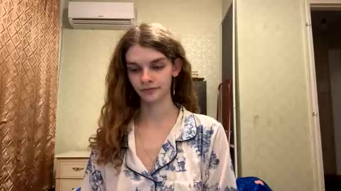 Snapshot of cute_kitte chatting on 11-12-25, 09:14 cute_kitte online show from 11-12-25, 09:14
