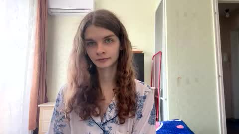 Snapshot of cute_kitte chatting on 11-14-25, 08:57 cute_kitte online show from 11-14-25, 08:57