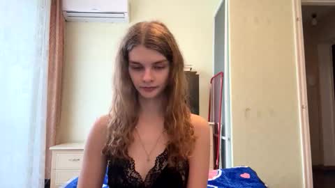 Snapshot of cute_kitte chatting on 11-16-25, 09:04 cute_kitte online show from 11-16-25, 09:04