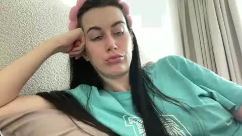 cute_kriss94 online show from 04-26-26, 11:08