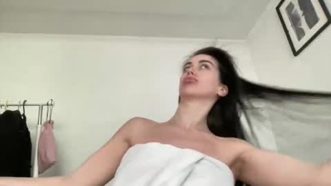 cute_kriss94 online show from 05-10-26, 01:49