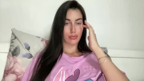 cute_kriss94 online show from 05-27-26, 06:27