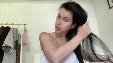 cute_kriss94 online show from 05-30-26, 12:57