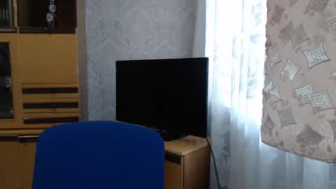 cute_lion_ online show from 02-09-25, 08:33