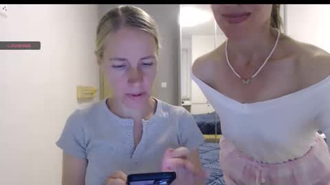 cute_lion_ online show from 10-03-25, 04:15