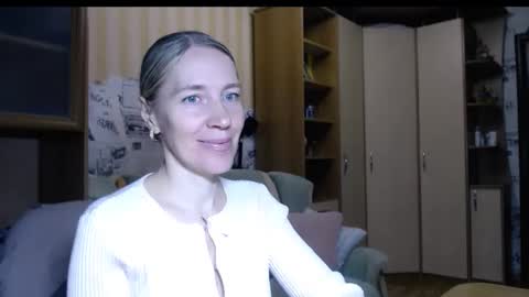 cute_lion_ online show from 11-09-25, 12:09