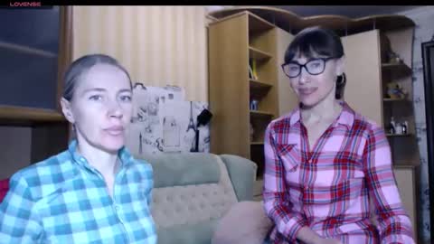 cute_lion_ online show from 11-20-25, 10:48