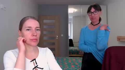 cute_lion_ online show from 04-23-26, 01:35