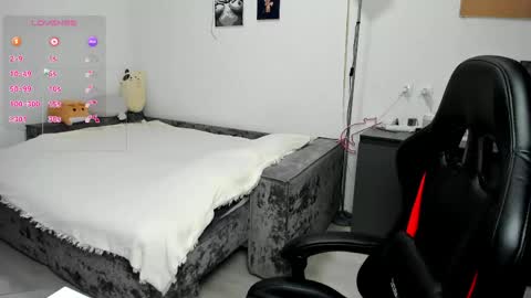 Emily online show from 04-30-26, 09:04