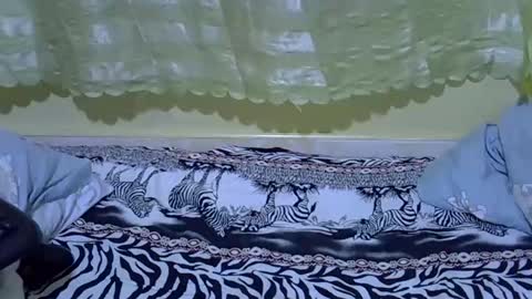 Snapshot of cute_maya1 chatting on 09-17-25, 09:49 Sweetebony online show from 09-17-25, 09:49