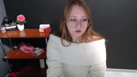 Snapshot of cute_minx chatting on 12-11-24, 07:31 Veronica online show from 12-11-24, 07:31