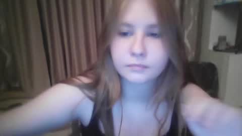 Snapshot of cute_minx chatting on 12-14-24, 10:18 Veronica online show from 12-14-24, 10:18
