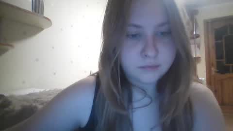 Snapshot of cute_minx chatting on 12-15-24, 08:04 Veronica online show from 12-15-24, 08:04