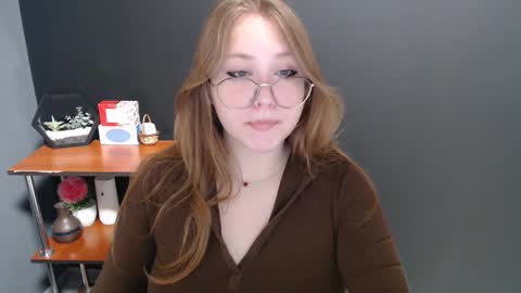 Snapshot of cute_minx chatting on 12-26-24, 07:24 Veronica online show from 12-26-24, 07:24