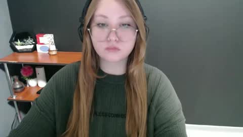 Snapshot of cute_minx chatting on 01-09-25, 10:52 Veronica online show from 01-09-25, 10:52