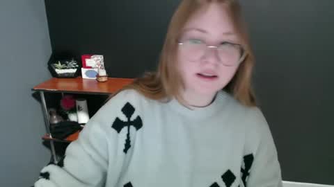 Snapshot of cute_minx chatting on 01-13-25, 07:21 Veronica online show from 01-13-25, 07:21